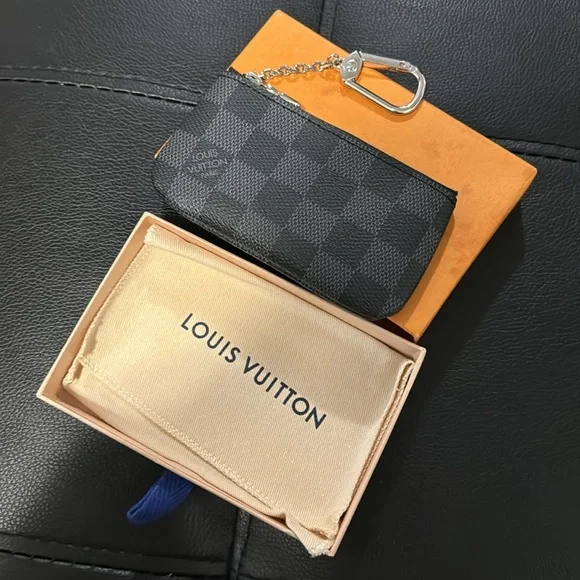 Louis Vuitton Key Pouch - Picture 2 of 4